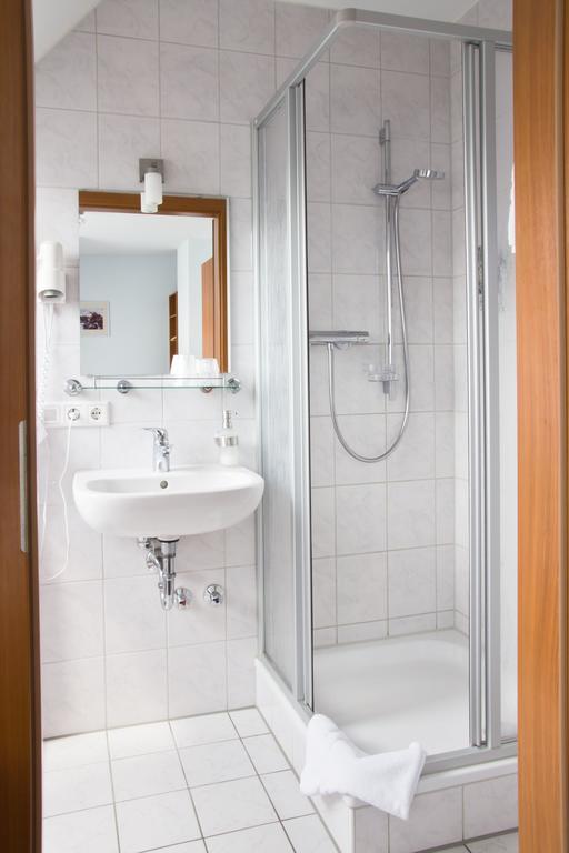 Gaestehaus Zur Kurve Zirndorf Kamer foto