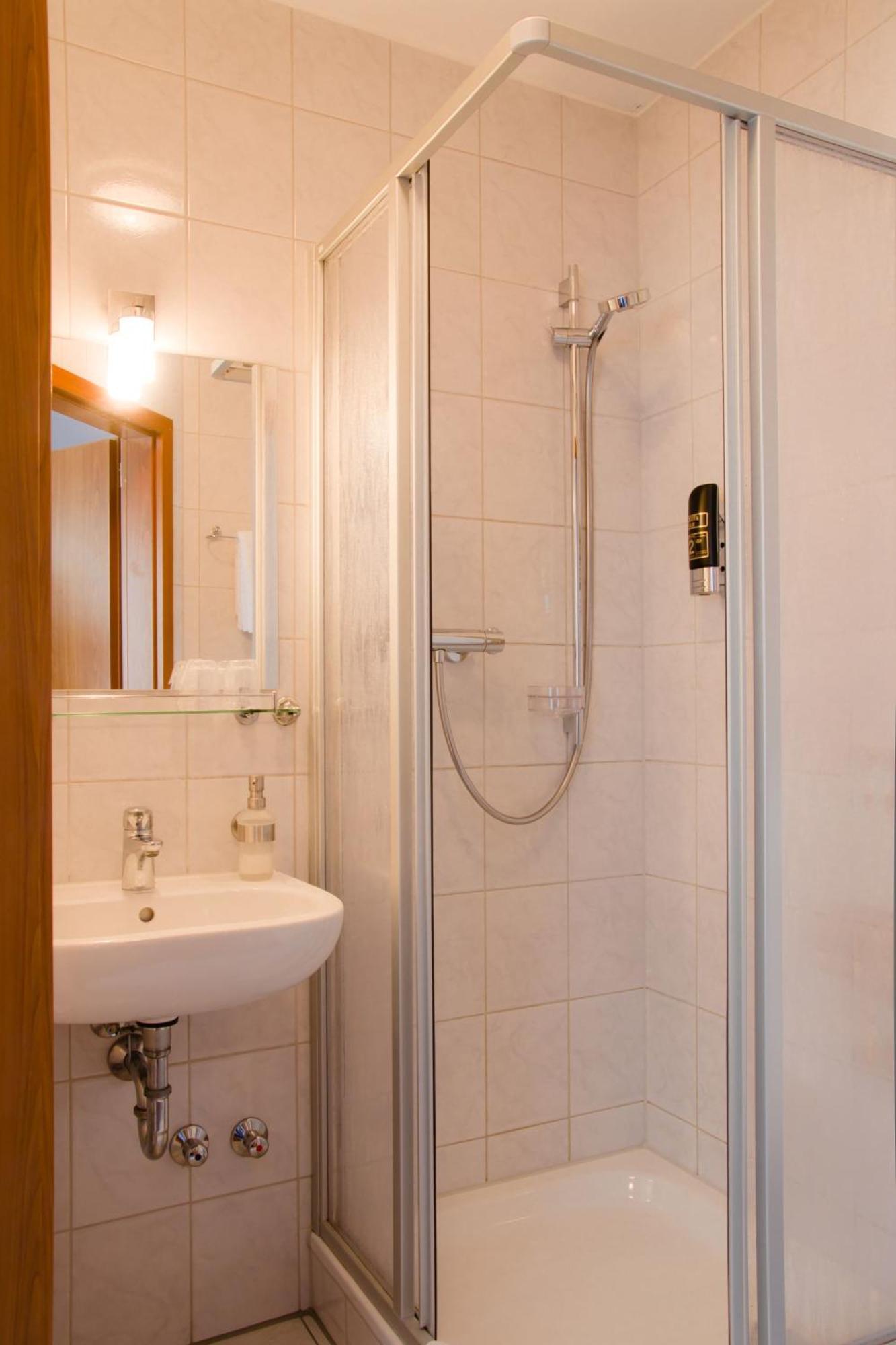 Gaestehaus Zur Kurve Zirndorf Kamer foto