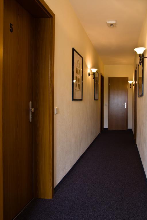 Gaestehaus Zur Kurve Zirndorf Buitenkant foto
